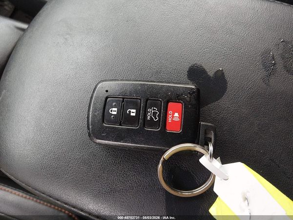2017 TOYOTA RAV4 SE