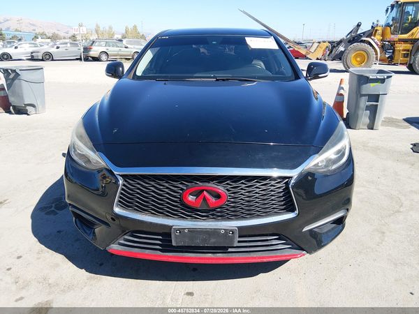 2018 INFINITI QX30 LUXURY