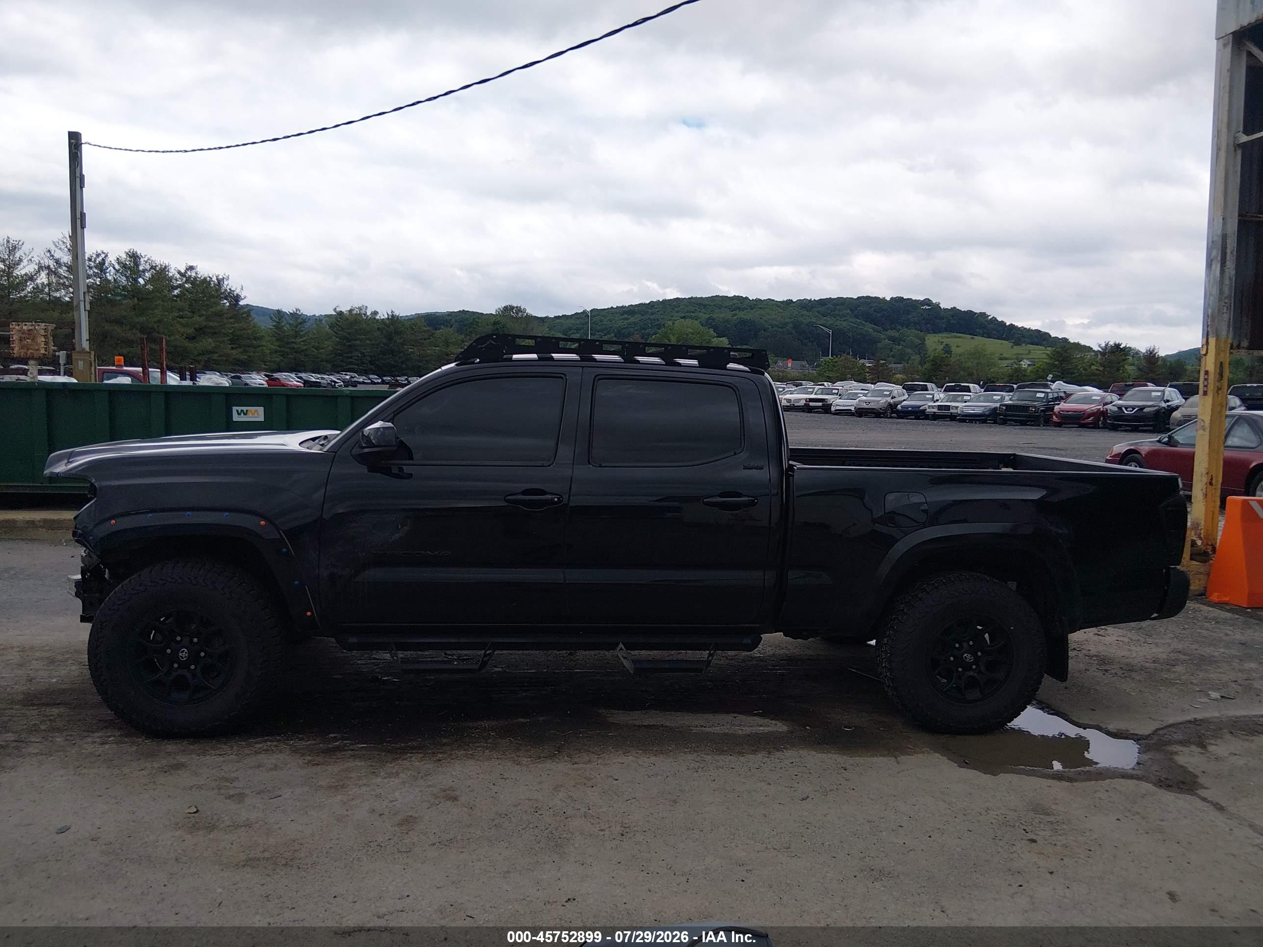 2022 TOYOTA TACOMA SR5 V6