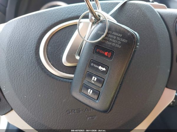 2016 LEXUS IS 200T