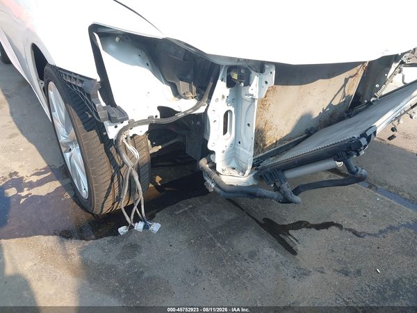2016 LEXUS IS 200T