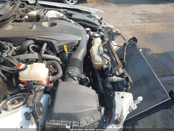 2016 LEXUS IS 200T