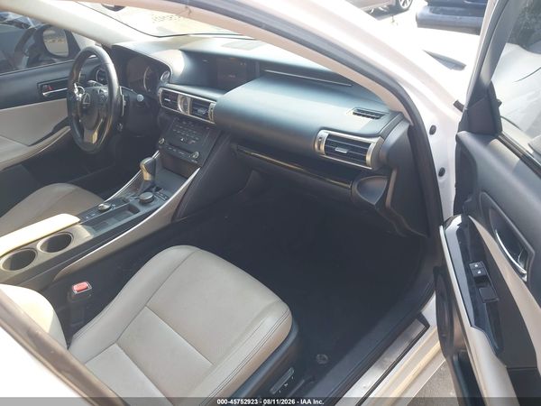 2016 LEXUS IS 200T
