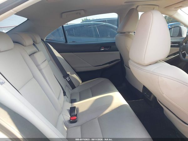 2016 LEXUS IS 200T