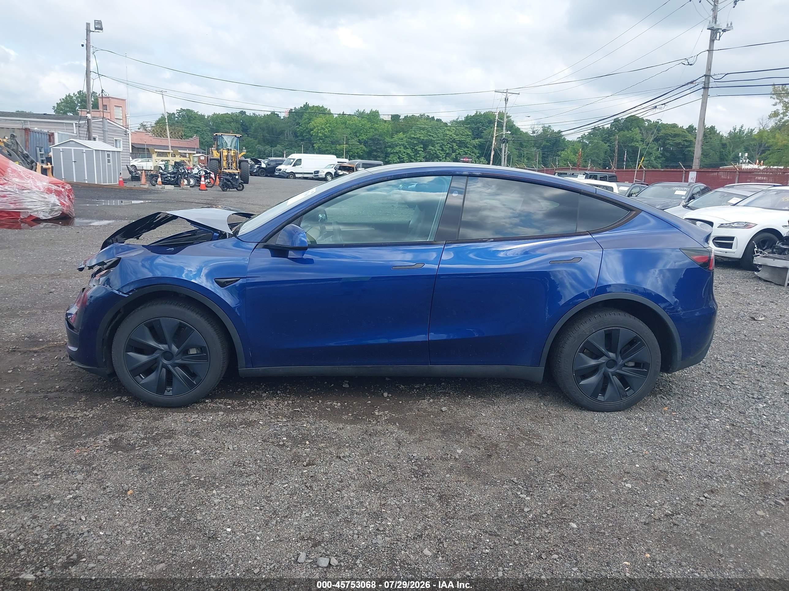 2024 TESLA MODEL Y