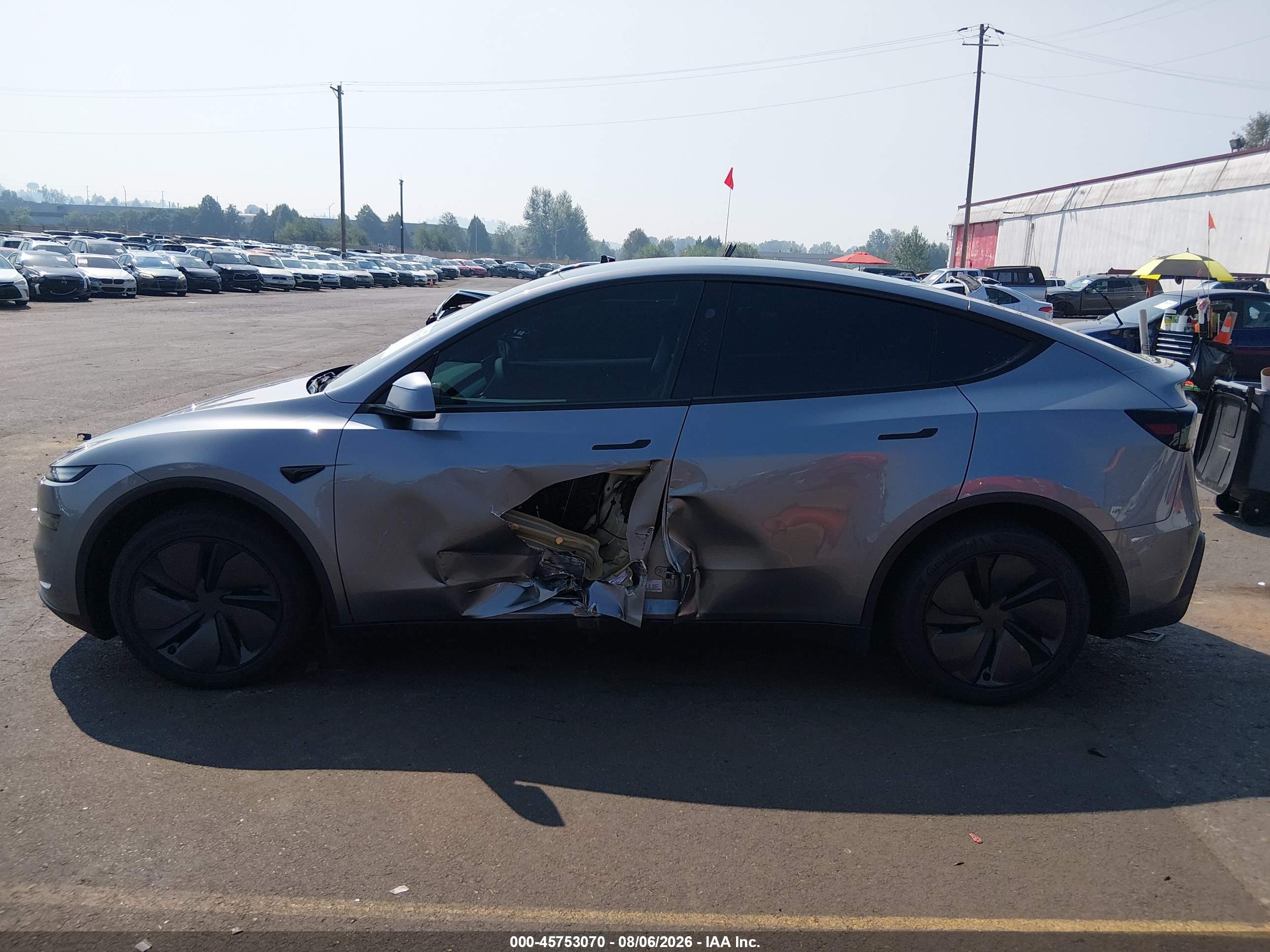 2026 TESLA MODEL Y