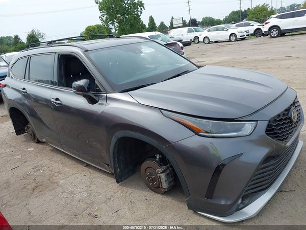 2021 TOYOTA HIGHLANDER XSE