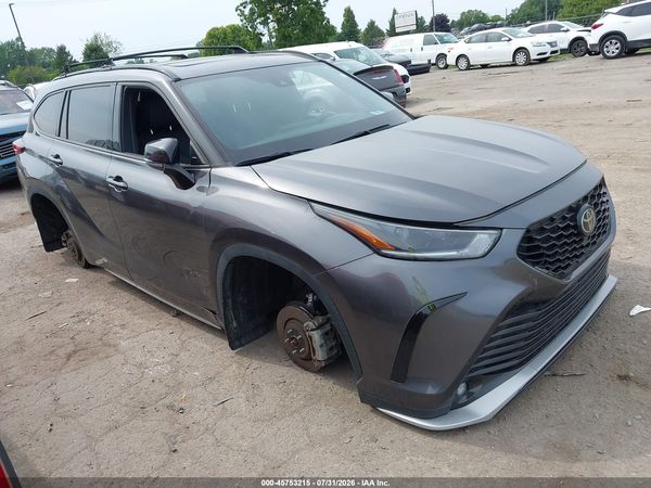 2021 TOYOTA HIGHLANDER XSE