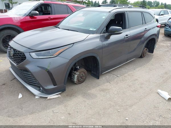 2021 TOYOTA HIGHLANDER XSE