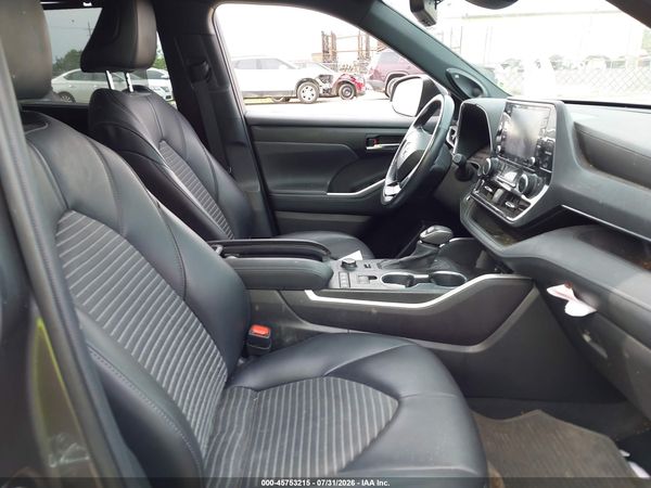 2021 TOYOTA HIGHLANDER XSE
