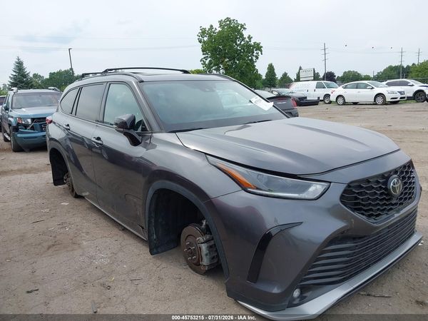 2021 TOYOTA HIGHLANDER XSE