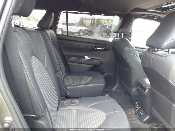 2021 TOYOTA HIGHLANDER XSE