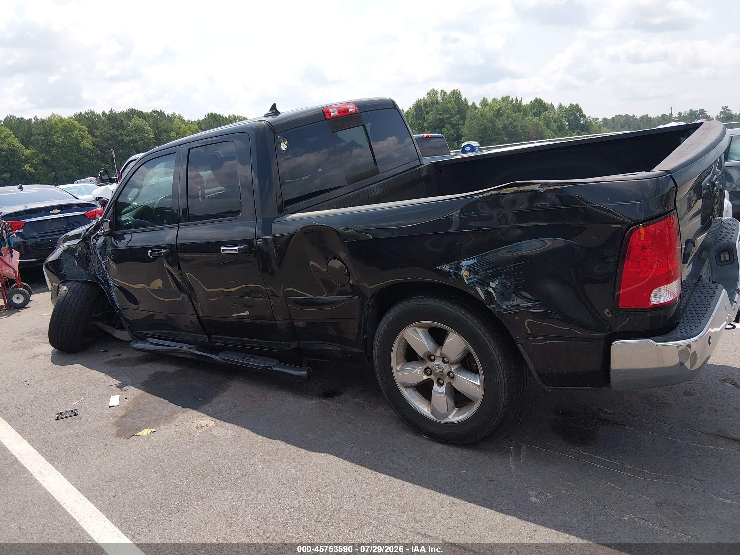 2017 RAM 1500 BIG HORN  4X2 6'4 BOX