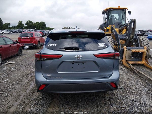 2022 TOYOTA HIGHLANDER XLE