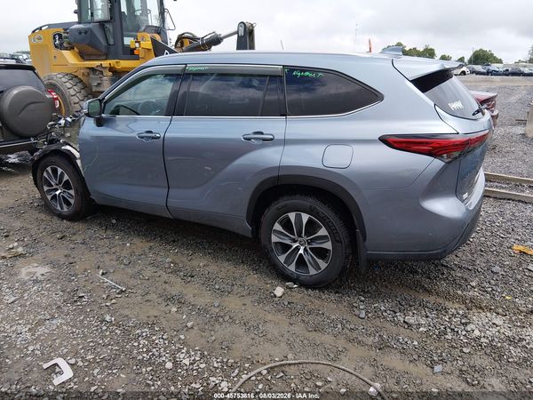 2022 TOYOTA HIGHLANDER XLE