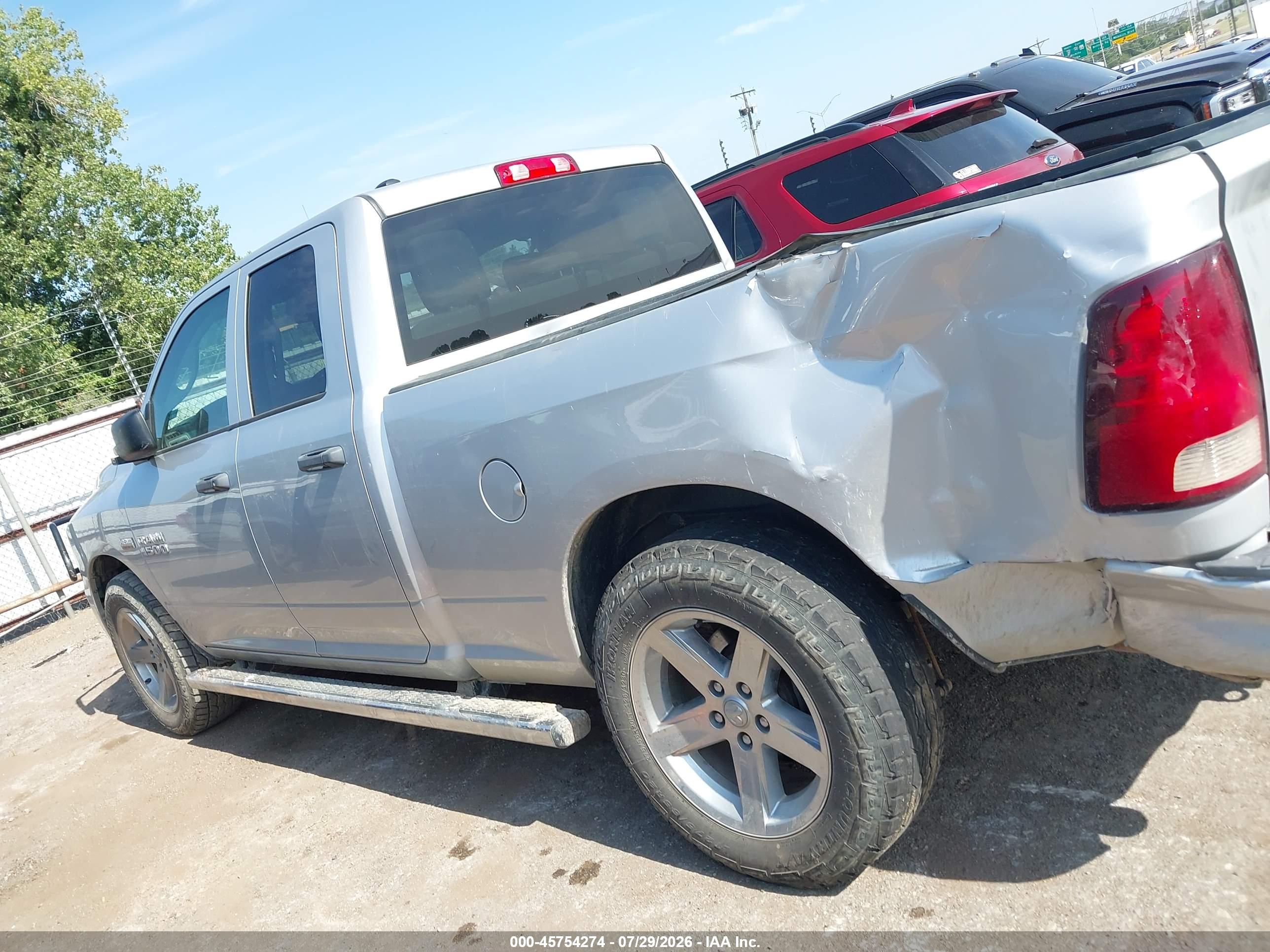 2017 RAM 1500 EXPRESS  4X4 6'4 BOX
