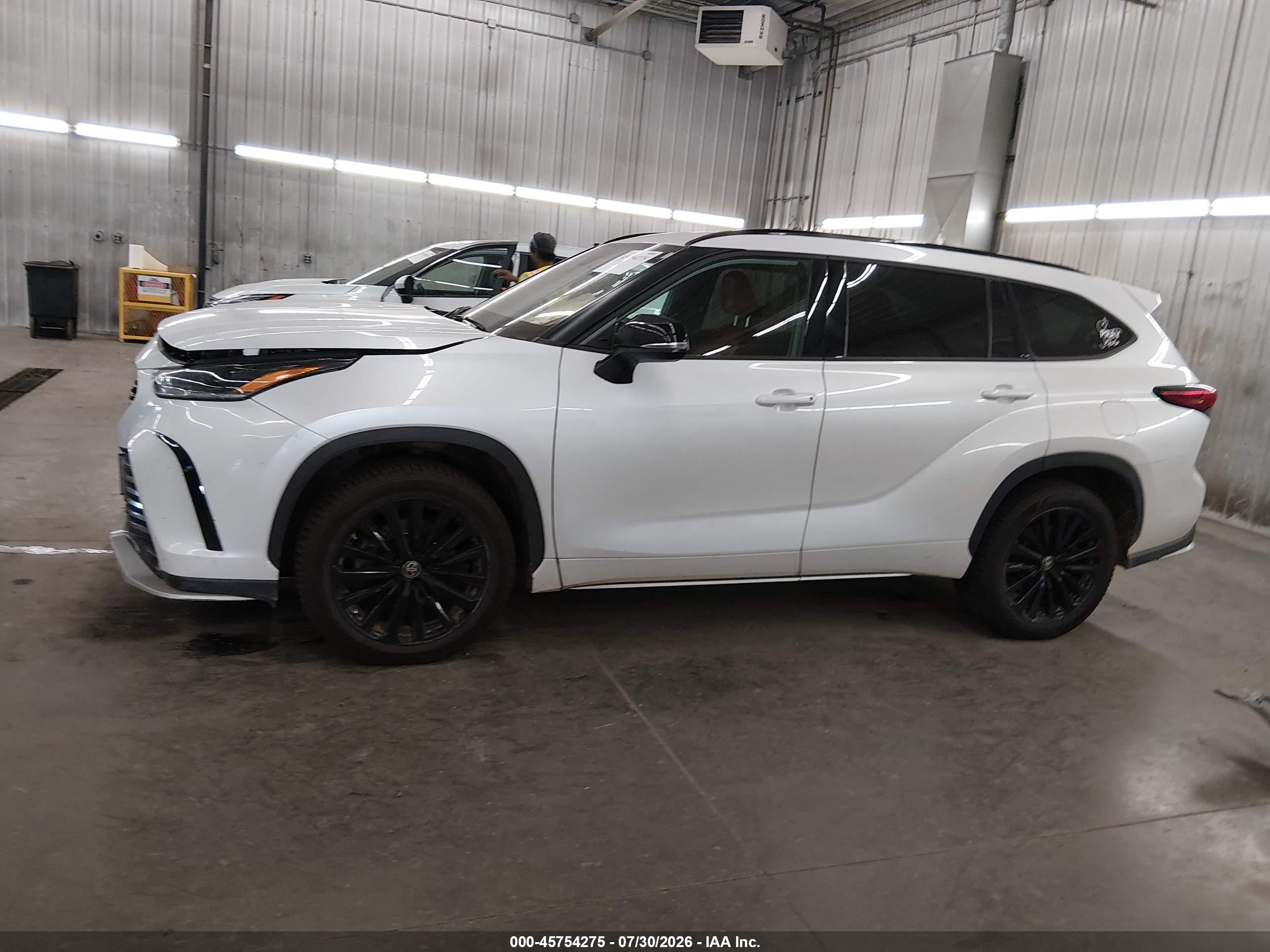 2023 TOYOTA HIGHLANDER XSE