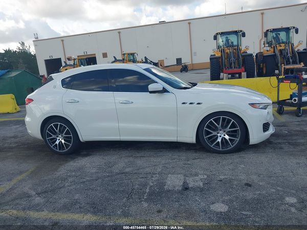 2017 MASERATI GRANTURISMO Luxury