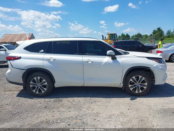 2021 TOYOTA HIGHLANDER XLE