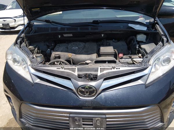 2019 TOYOTA SIENNA XLE 8 PASSENGER