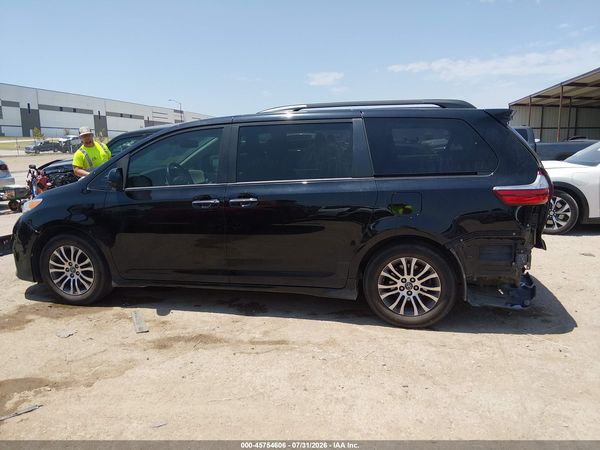 2019 TOYOTA SIENNA XLE 8 PASSENGER