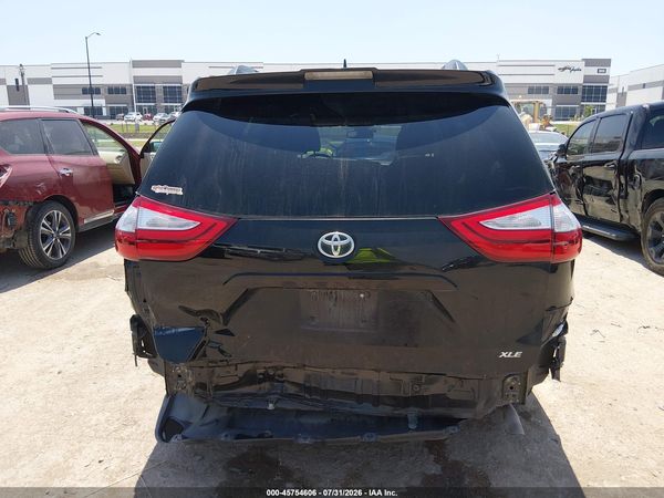 2019 TOYOTA SIENNA XLE 8 PASSENGER