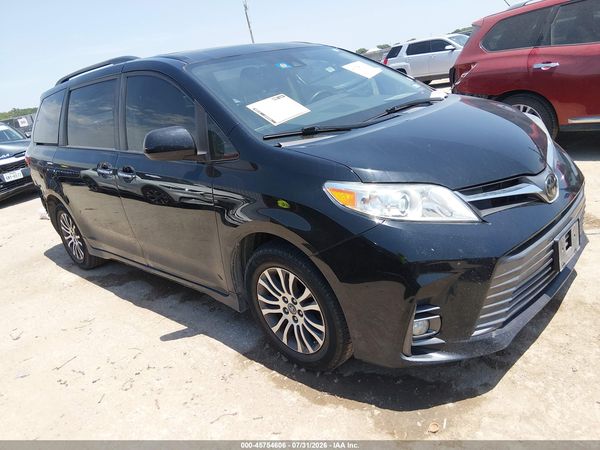 2019 TOYOTA SIENNA XLE 8 PASSENGER