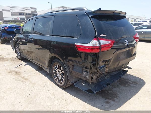2019 TOYOTA SIENNA XLE 8 PASSENGER