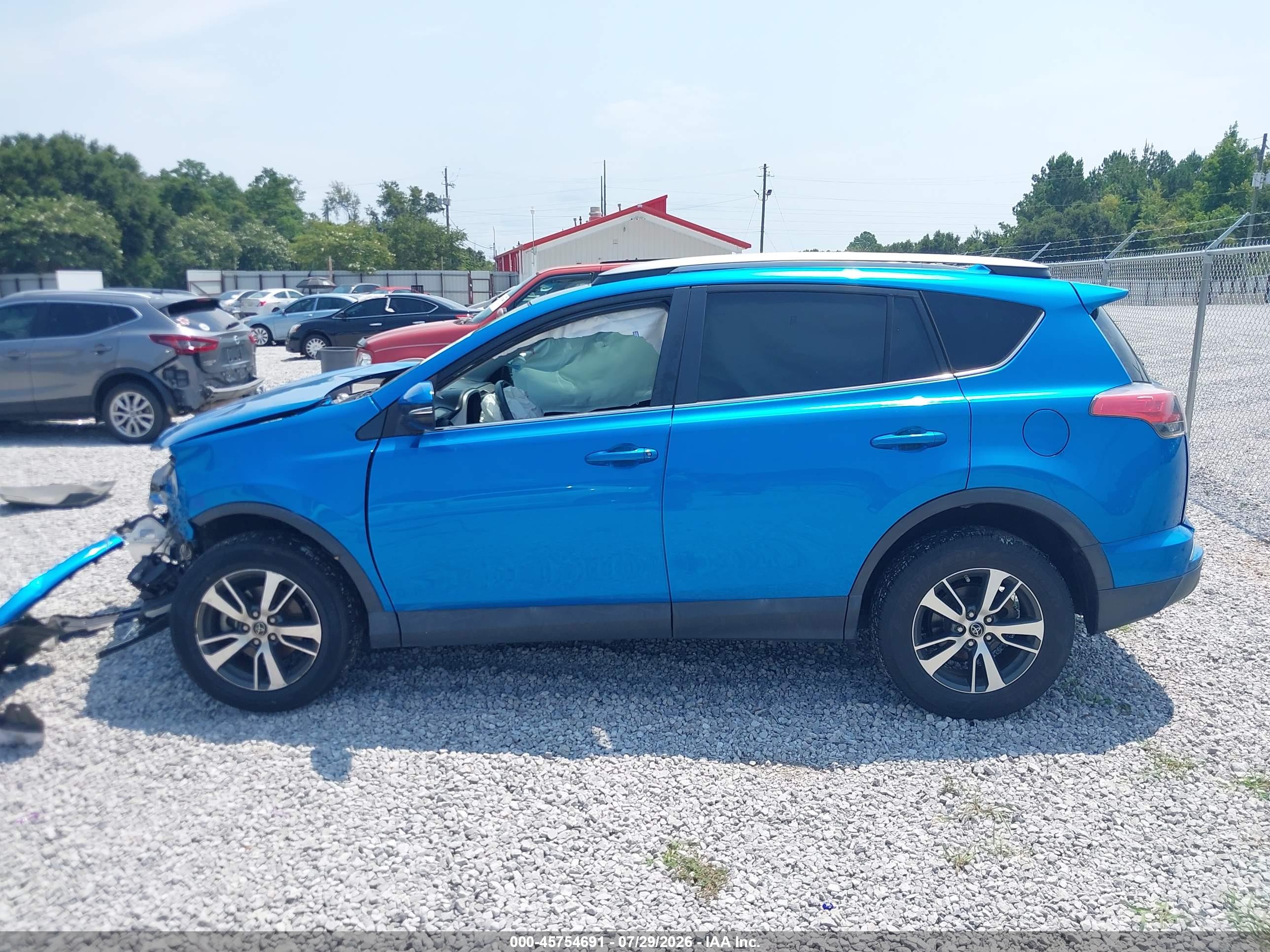 2017 TOYOTA RAV4 XLE