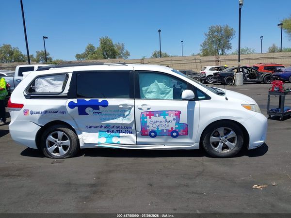 2014 TOYOTA SIENNA LE V6 8 PASSENGER