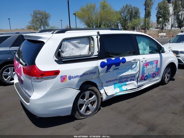 2014 TOYOTA SIENNA LE V6 8 PASSENGER