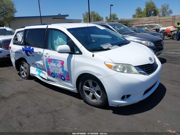 2014 TOYOTA SIENNA LE V6 8 PASSENGER