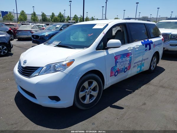 2014 TOYOTA SIENNA LE V6 8 PASSENGER