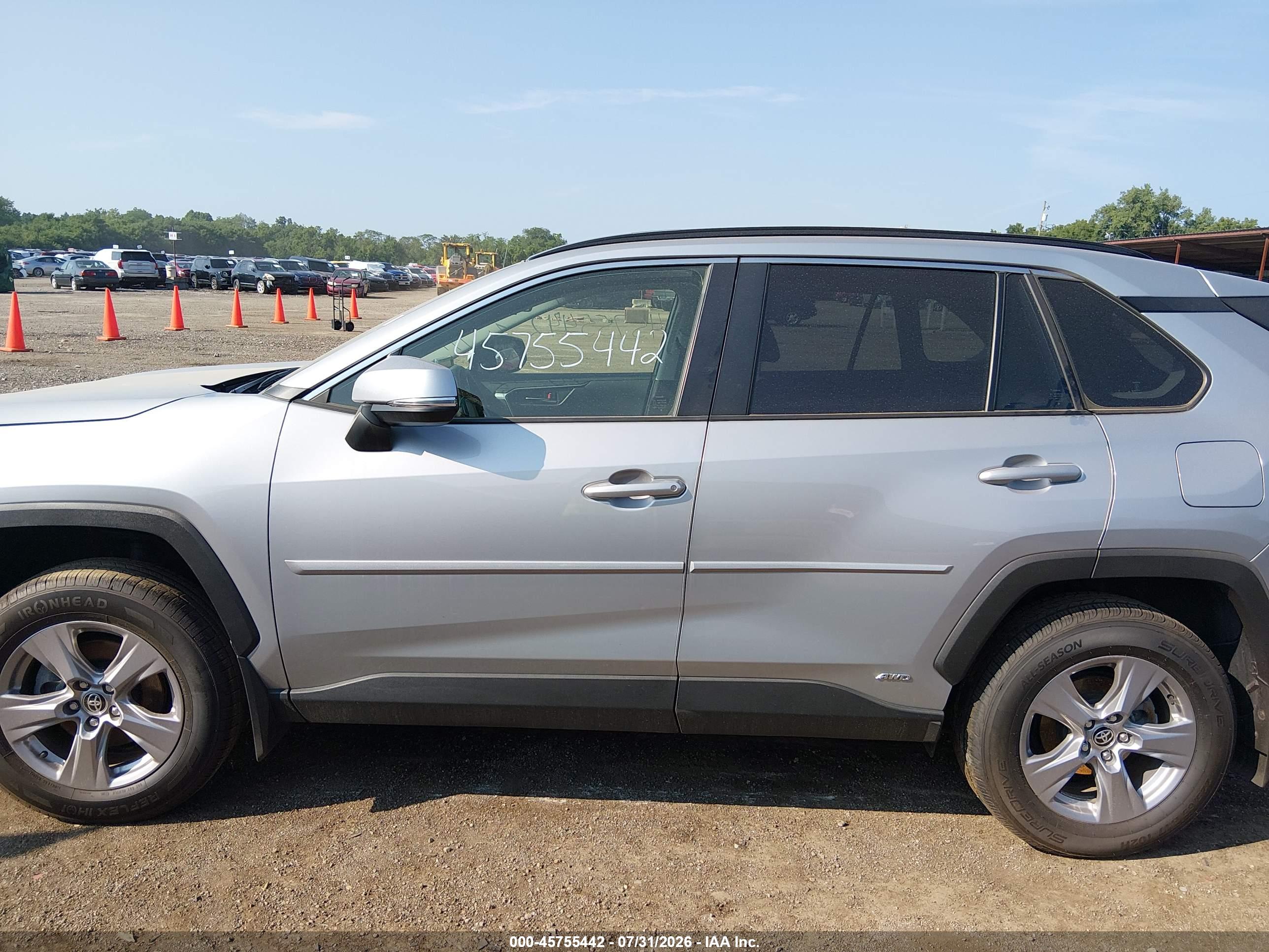 2025 TOYOTA RAV4 HYBRID XLE