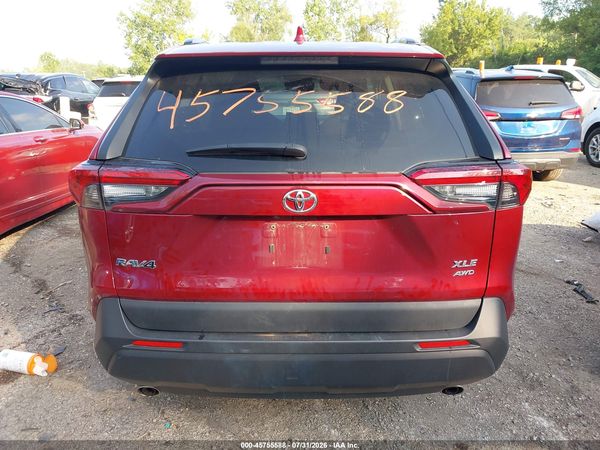 2020 TOYOTA RAV4 XLE