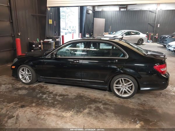 2013 MERCEDES-BENZ C 300