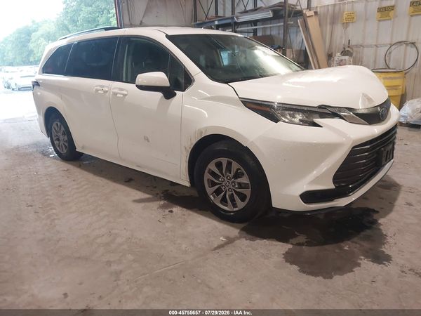 2022 TOYOTA SIENNA LE — I1