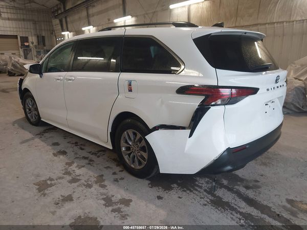 2022 TOYOTA SIENNA LE — I3