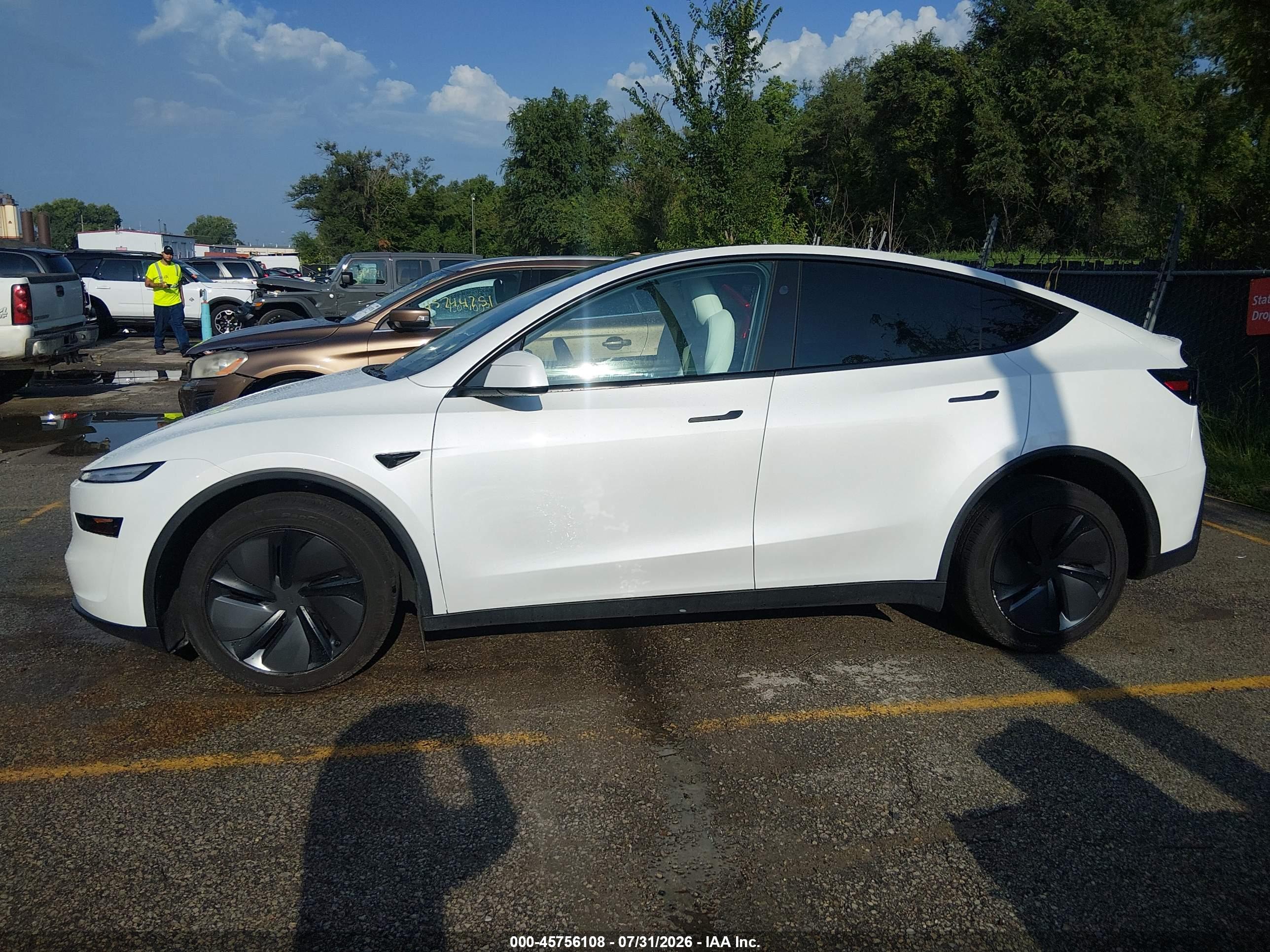 2026 TESLA MODEL Y