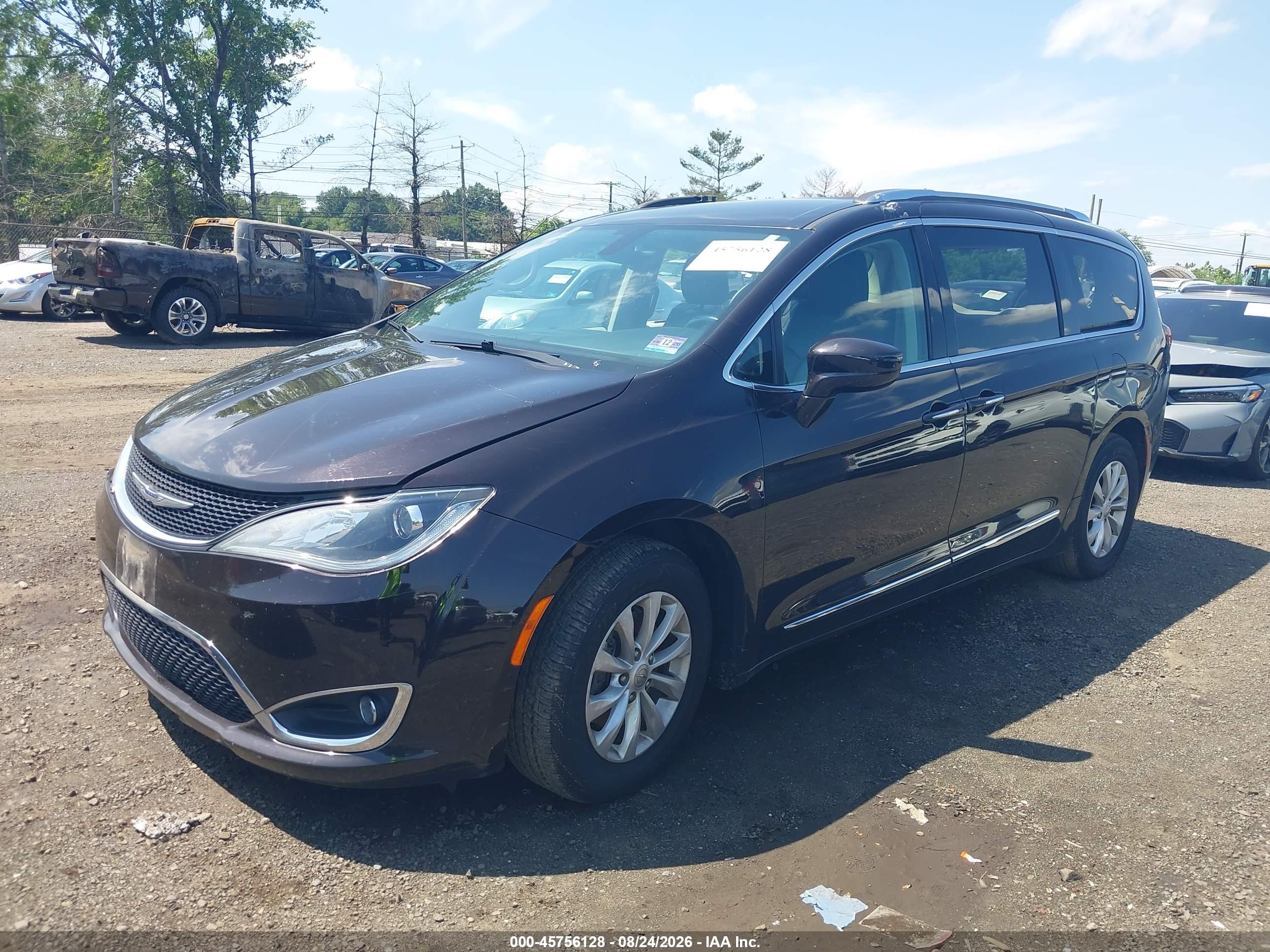 2019 CHRYSLER PACIFICA TOURING L — I2
