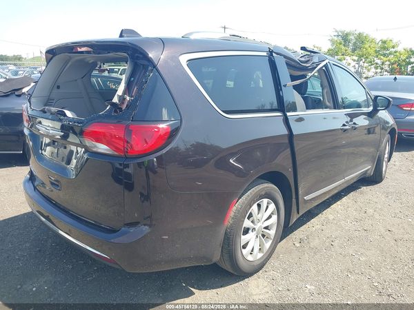 2019 CHRYSLER PACIFICA TOURING L — I6
