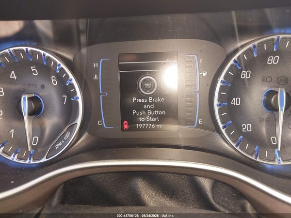 2019 CHRYSLER PACIFICA TOURING L — I7