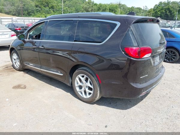 2017 CHRYSLER PACIFICA TOURING-L PLUS — I3