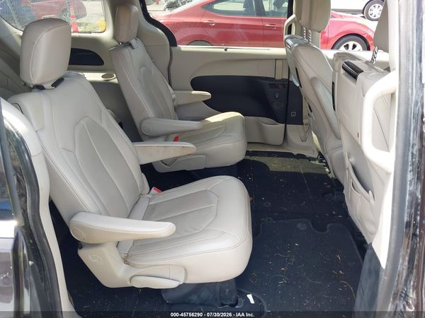2017 CHRYSLER PACIFICA TOURING-L PLUS — I8
