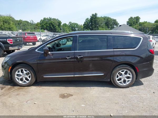 2017 CHRYSLER PACIFICA TOURING-L PLUS — I117