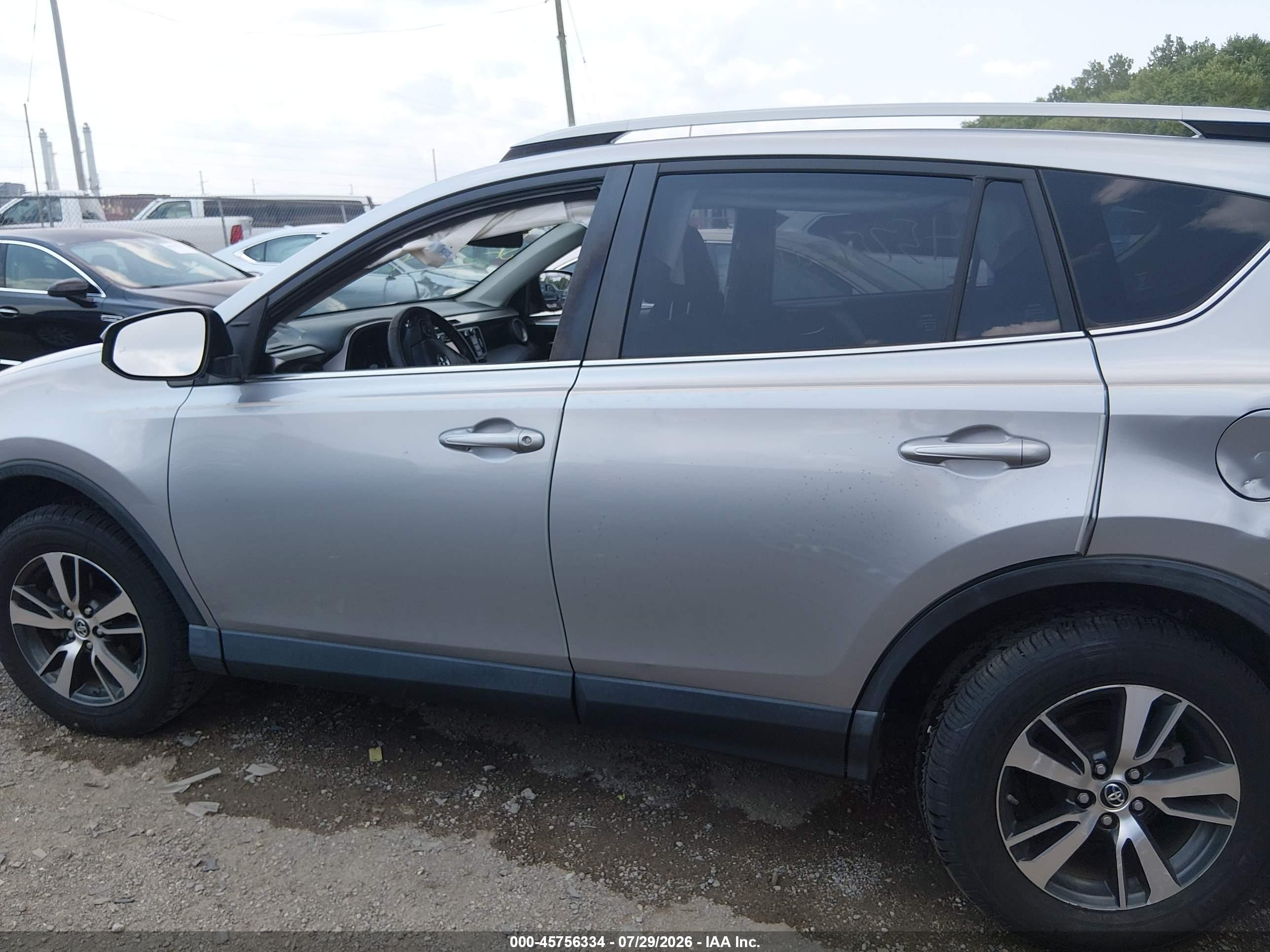 2018 TOYOTA RAV4 XLE