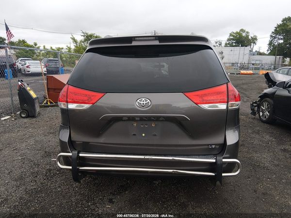 2013 TOYOTA SIENNA LE V6 8 PASSENGER