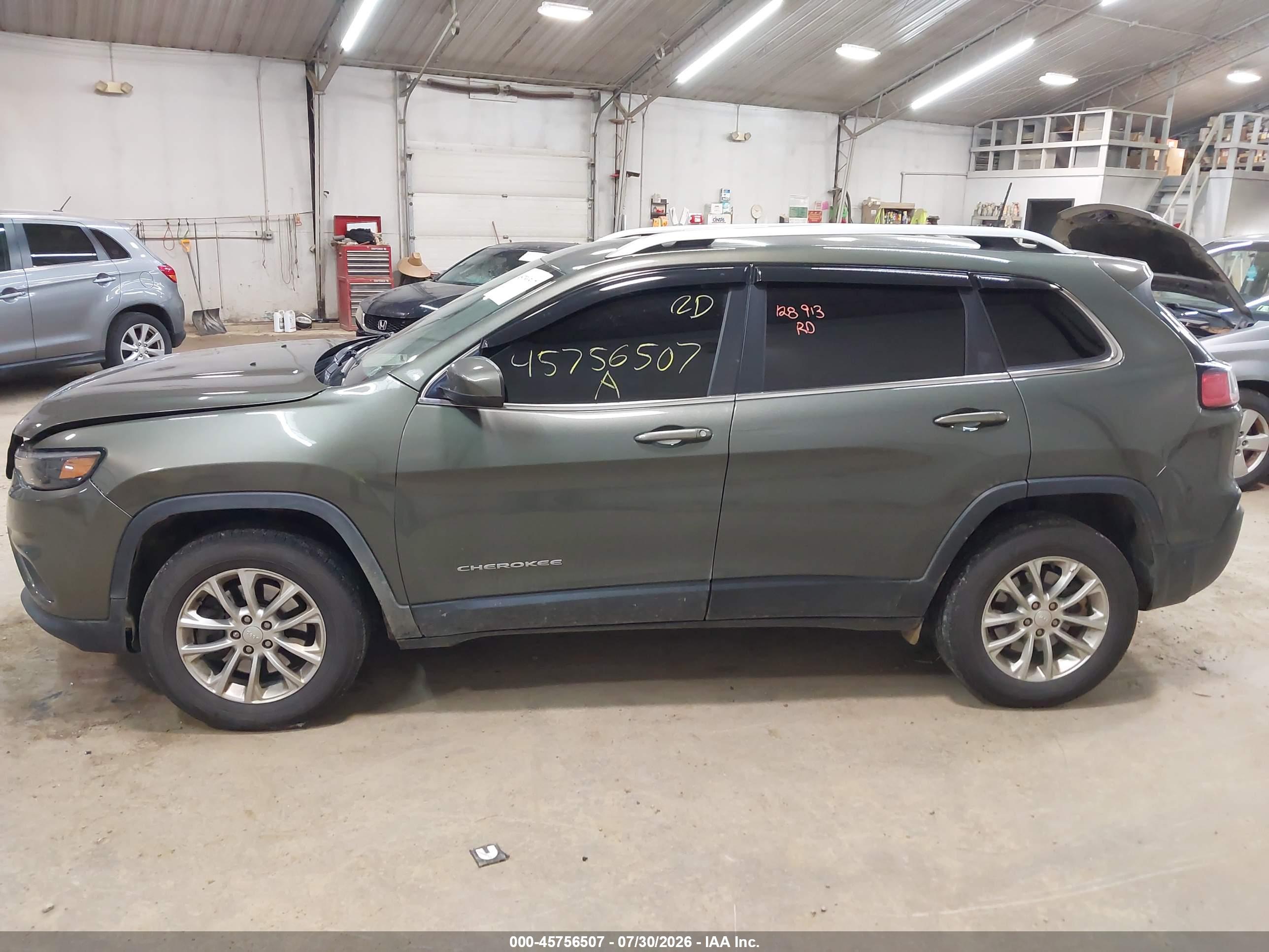 2019 JEEP CHEROKEE LATITUDE 4X4