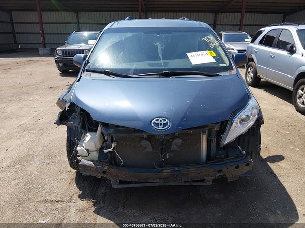 2015 TOYOTA SIENNA LE 8 PASSENGER