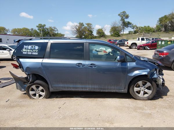 2015 TOYOTA SIENNA LE 8 PASSENGER